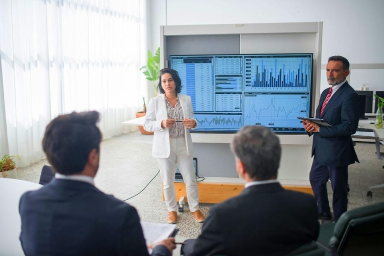 How Do Interest Rates Affect Stock-Secured Loans? Understanding the Financial Impact